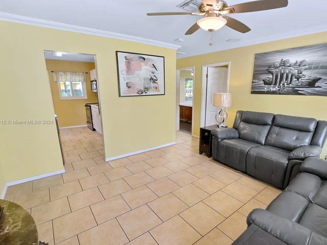 341 NW 52nd St, Oakland Park FL 33309