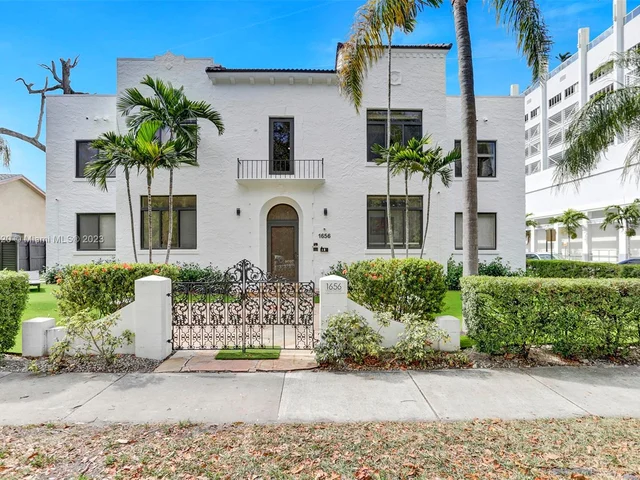 1656 Polk St # 1, Hollywood FL 33020