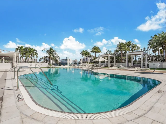 10 Venetian Way # 902, Miami Beach FL 33139