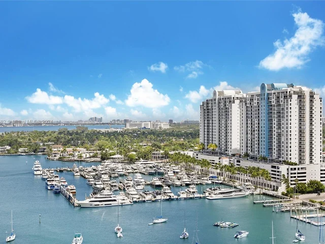 10 Venetian Way # 902, Miami Beach FL 33139