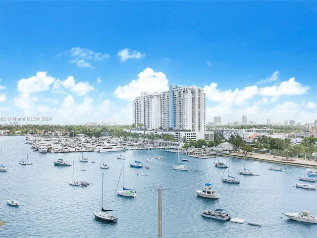 10 Venetian Way # 902, Miami Beach FL 33139