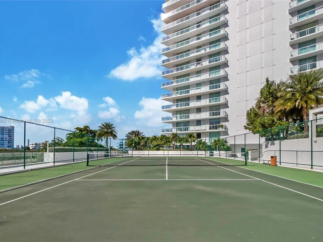 10 Venetian Way # 902, Miami Beach FL 33139