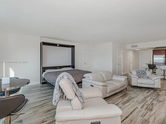 2301 Collins Ave # 1532, Miami Beach FL 33139