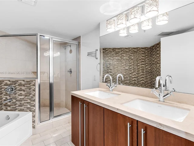 1111 SW 1st Ave, Miami FL 33130