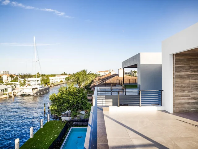 2719 NE 14 St, Fort Lauderdale FL 33304