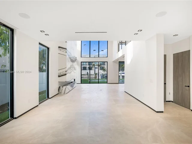 2719 NE 14 St, Fort Lauderdale FL 33304