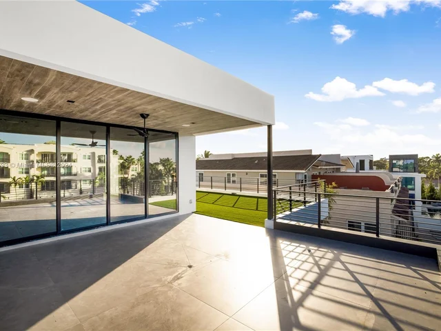 2719 NE 14 St, Fort Lauderdale FL 33304