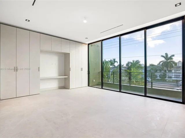 2719 NE 14 St, Fort Lauderdale FL 33304