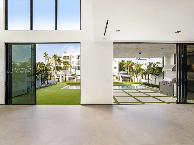 2719 NE 14 St, Fort Lauderdale FL 33304