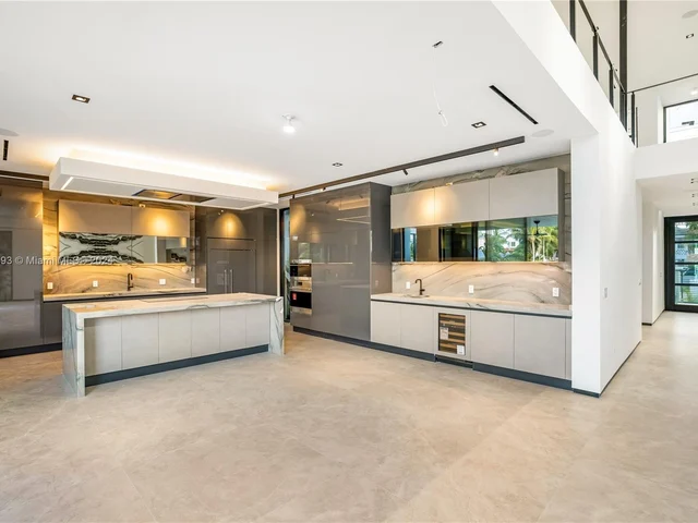 2719 NE 14 St, Fort Lauderdale FL 33304