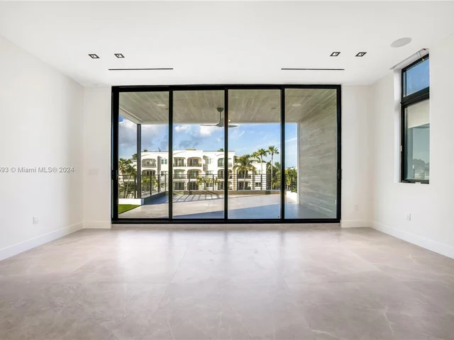 2719 NE 14 St, Fort Lauderdale FL 33304