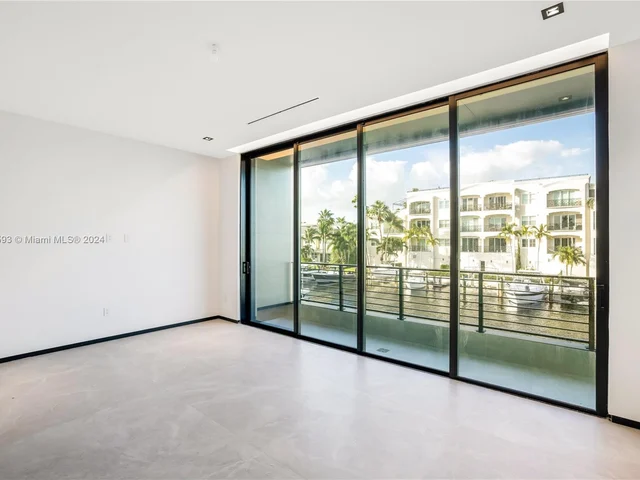 2719 NE 14 St, Fort Lauderdale FL 33304