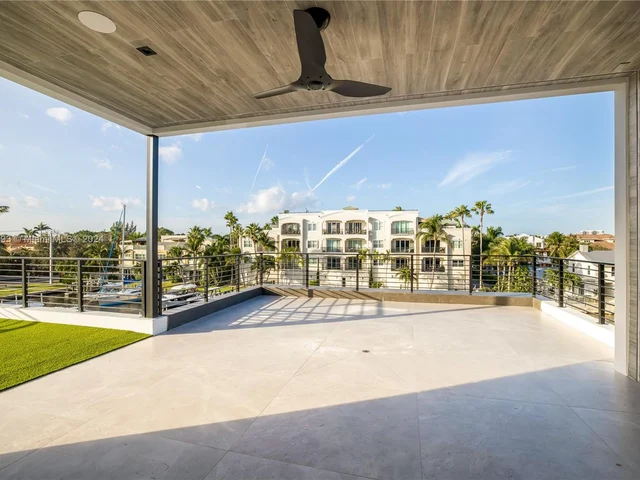 2719 NE 14 St, Fort Lauderdale FL 33304