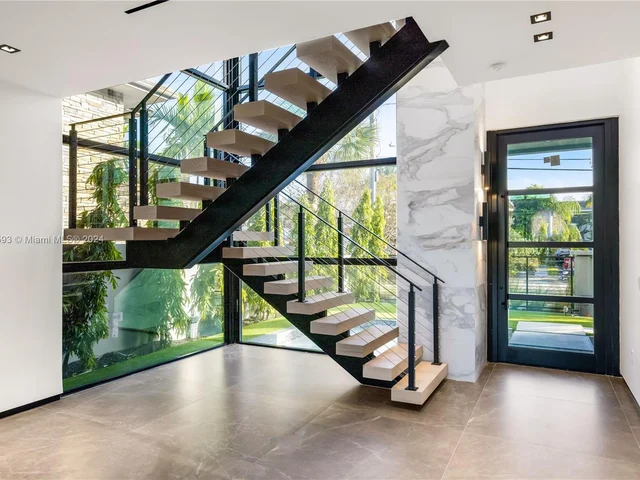 2719 NE 14 St, Fort Lauderdale FL 33304