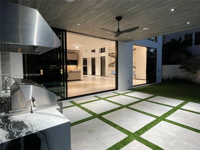 2719 NE 14 St, Fort Lauderdale FL 33304