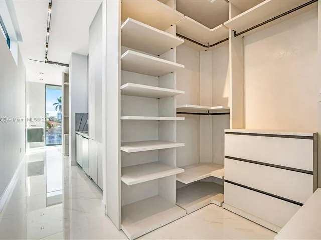 2719 NE 14 St, Fort Lauderdale FL 33304