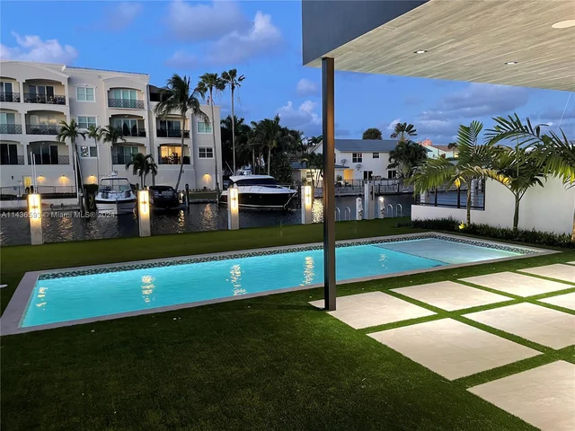 2719 NE 14 St, Fort Lauderdale FL 33304