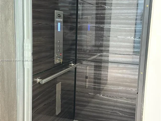 2719 NE 14 St, Fort Lauderdale FL 33304