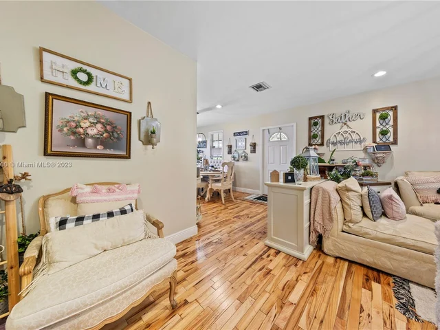 19970 SW 264th St, Homestead FL 33031