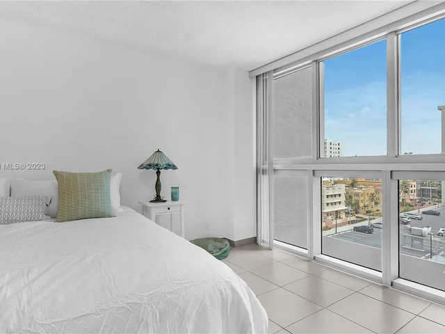 2655 Collins Ave # 905, Miami Beach FL 33140