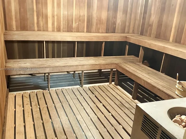 2655 Collins Ave # 905, Miami Beach FL 33140