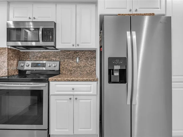 2655 Collins Ave # 905, Miami Beach FL 33140