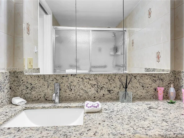 2655 Collins Ave # 905, Miami Beach FL 33140