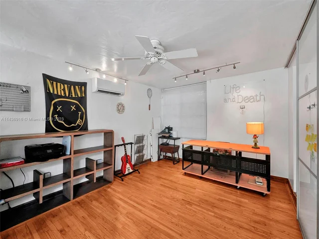 73 NE 48th St, Miami FL 33137