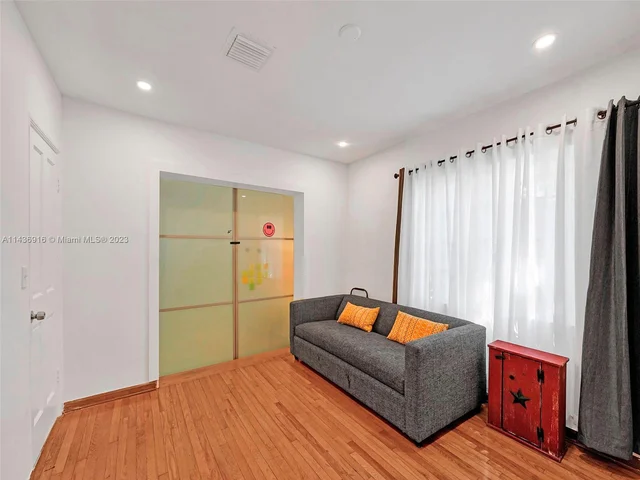 73 NE 48th St, Miami FL 33137