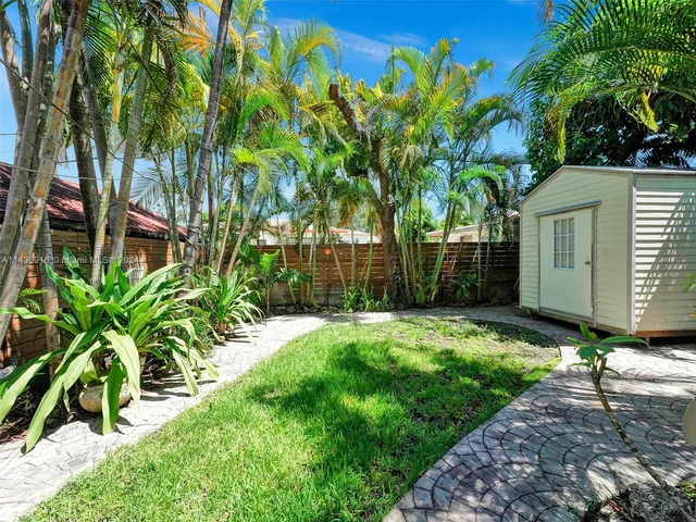 73 NE 48th St, Miami FL 33137