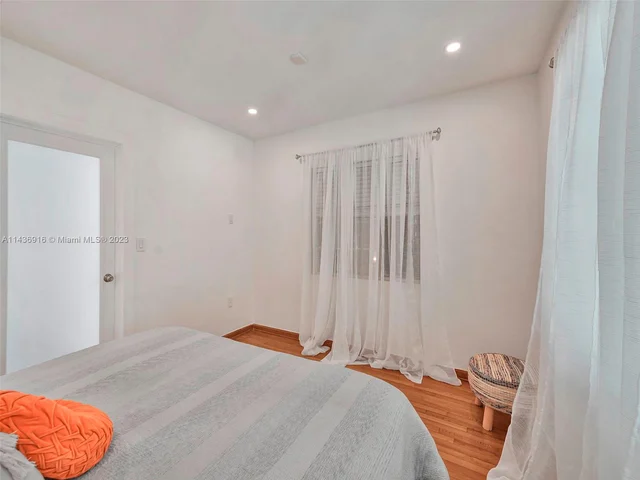 73 NE 48th St, Miami FL 33137