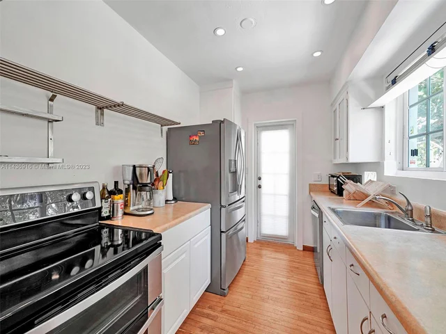 73 NE 48th St, Miami FL 33137