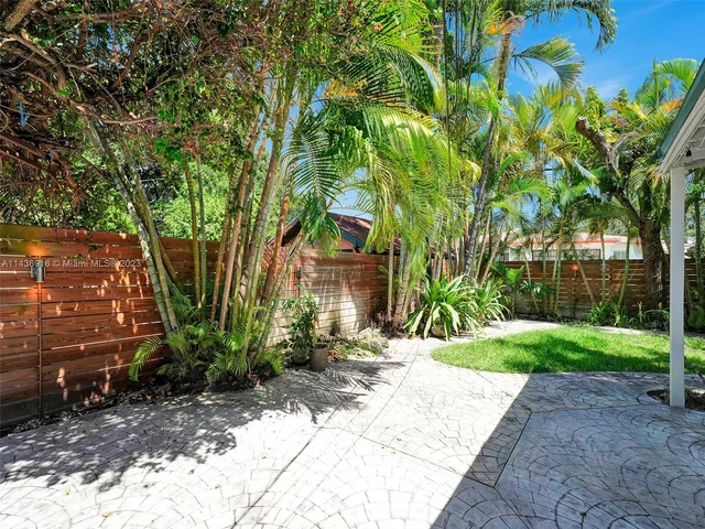 73 NE 48th St, Miami FL 33137