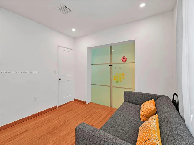 73 NE 48th St, Miami FL 33137