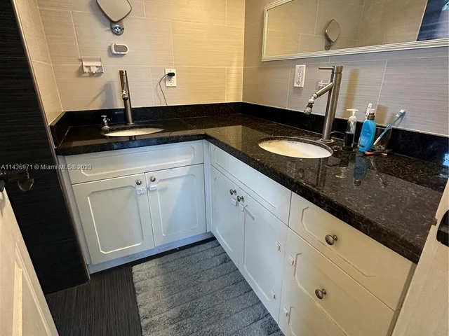 1750 NE 191st St # 1, Miami FL 33179