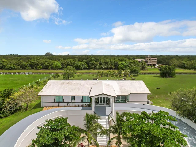 19870 SW 190th St, Miami FL 33187