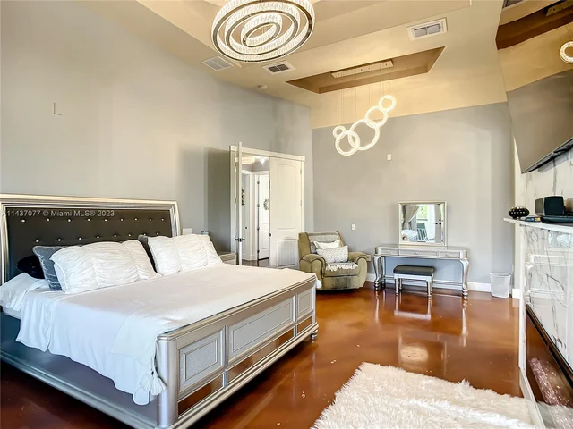 19870 SW 190th St, Miami FL 33187