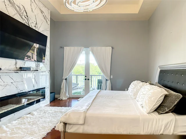 19870 SW 190th St, Miami FL 33187