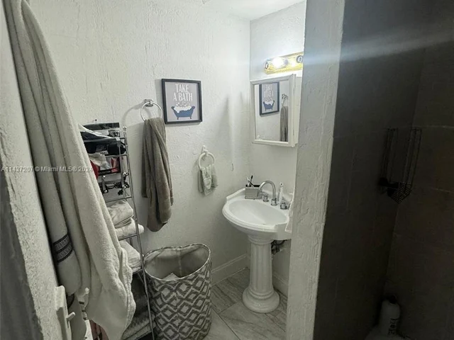 2356 NW 55th Ter, Miami FL 33142