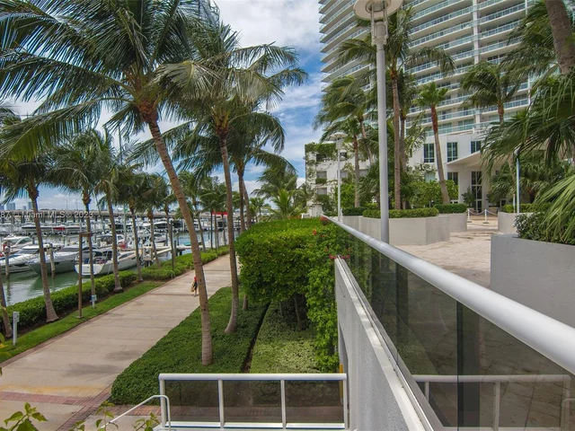 450 Alton Rd # 3008, Miami Beach FL 33139