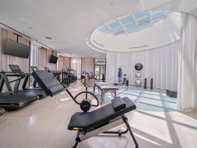 450 Alton Rd # 3008, Miami Beach FL 33139