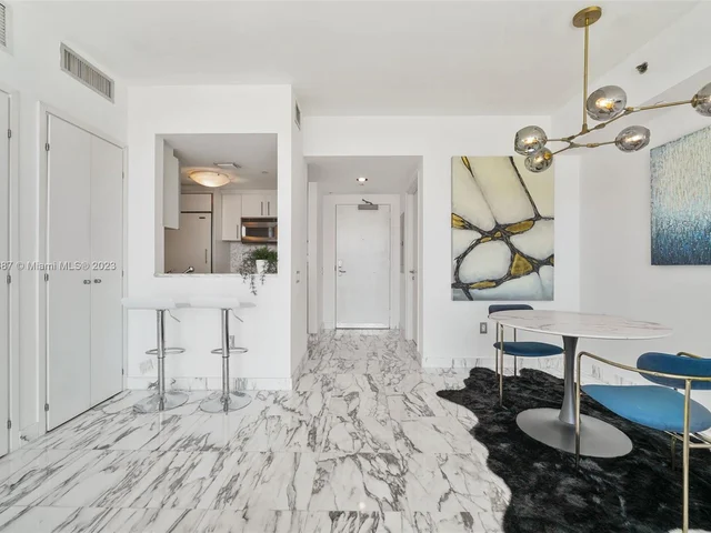 450 Alton Rd # 3008, Miami Beach FL 33139