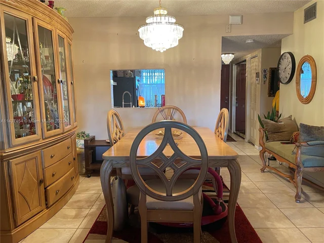 3511 Inverrary Dr # 303, Lauderhill FL 33319