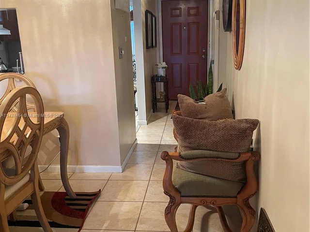 3511 Inverrary Dr # 303, Lauderhill FL 33319