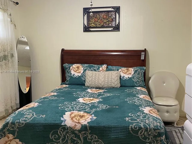 3511 Inverrary Dr # 303, Lauderhill FL 33319