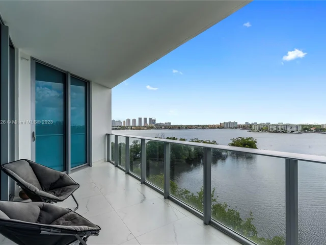 17111 BISCAYNE BL, North Miami Beach FL 33160