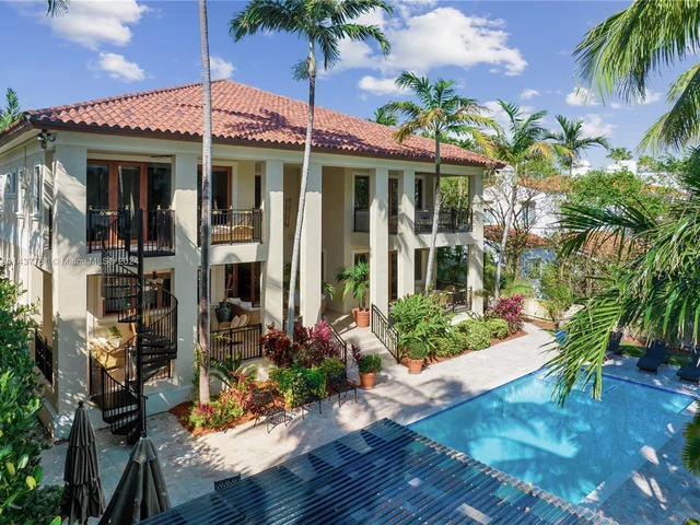 5655 Pine Tree Dr, Miami Beach FL 33140