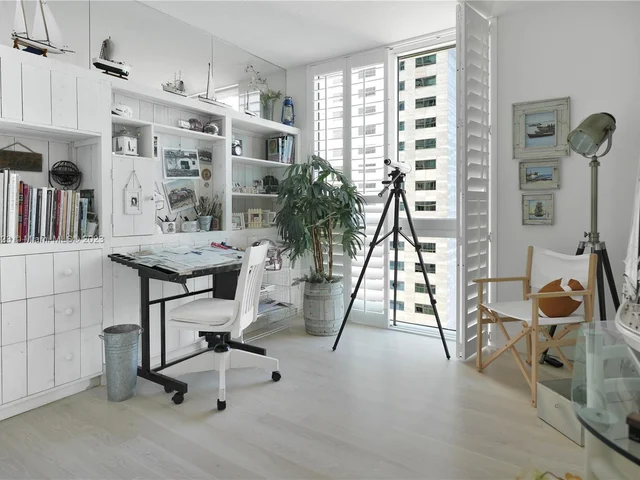 335 S Biscayne Blvd # 2312, Miami FL 33131