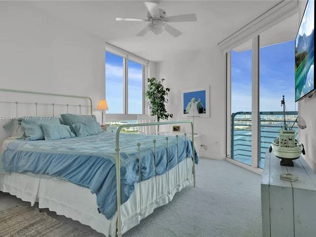 335 S Biscayne Blvd # 2312, Miami FL 33131