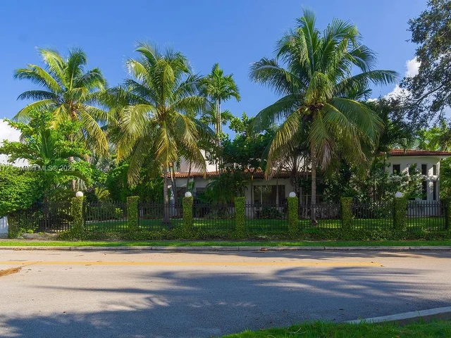 1051 NE 89th St, Miami FL 33138